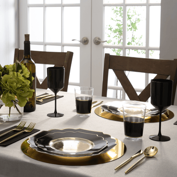 Scalloped Black • Gold Plastic Plates | 10 Pack