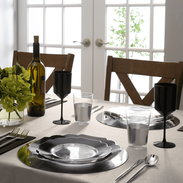 Scalloped Clear Black • Gold Plastic Plates | 10 Pack