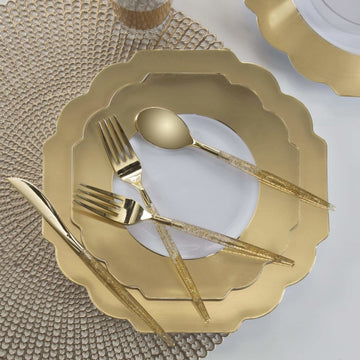Scalloped Gold Plastic Plates | 10 Pack